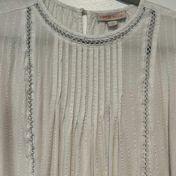 White blouse with detailing - Picture 3 of 4